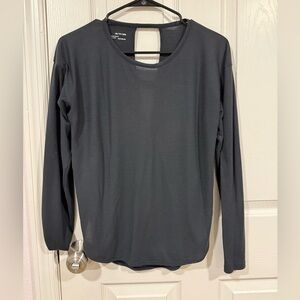 (2) Under Armour Black HeatGear Tops